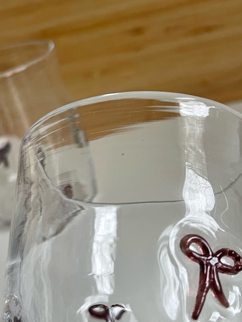 Red Bow Icon Glass Madison Home 16 oz Juice Set of 2 Drink Glasses NEW - FLAWS - Picture 6 of 12